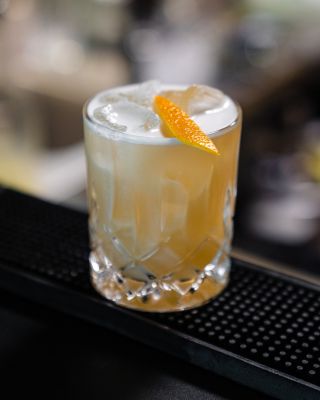 Sklo na mieru ako dokonalý doplnok klasických cocktailov ✨ #Clasic #Sklo #Glass #PohareNaMieru